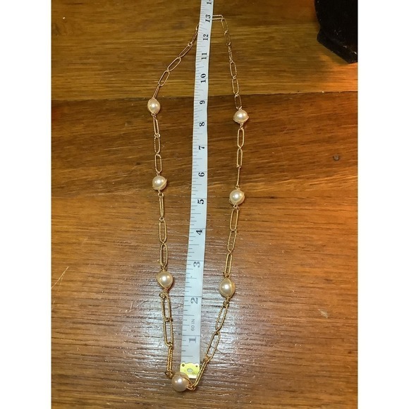 Avon RARE Vintage (1991) Easy Elegance Necklaces Simulated Pearl Gold Toned - Picture 1 of 2